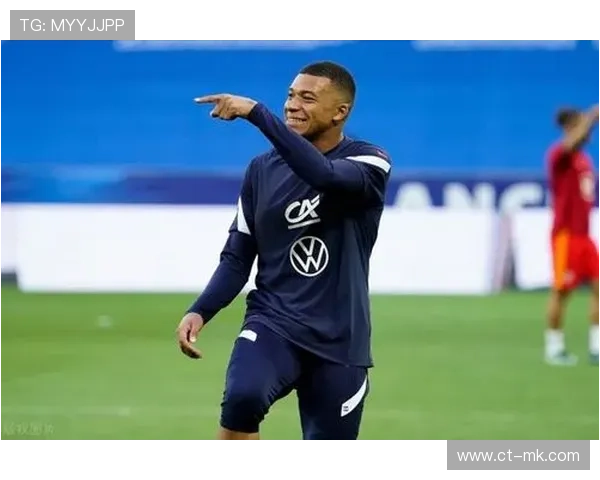 足球球星弹钢琴展现多才多艺虎扑回放精彩瞬间引发球迷热议 足球球星弹钢琴展现多才多艺虎扑回放精彩瞬间引发球迷热议